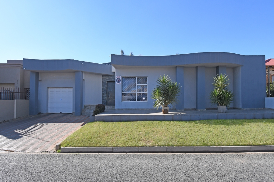 4 Bedroom Property for Sale in Crosby Gauteng