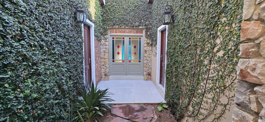 6 Bedroom Property for Sale in Midlands Estate Gauteng