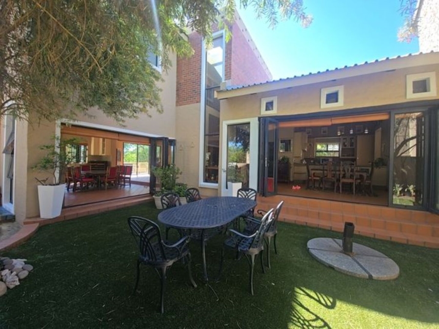 6 Bedroom Property for Sale in Midlands Estate Gauteng