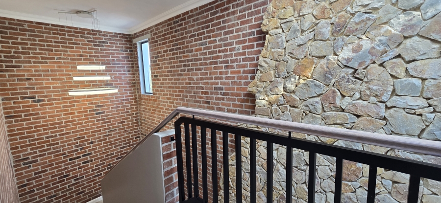 6 Bedroom Property for Sale in Midlands Estate Gauteng