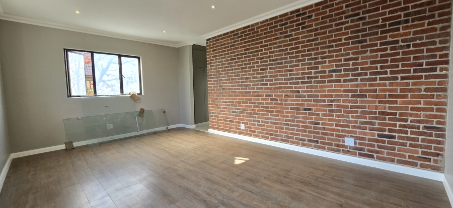 6 Bedroom Property for Sale in Midlands Estate Gauteng