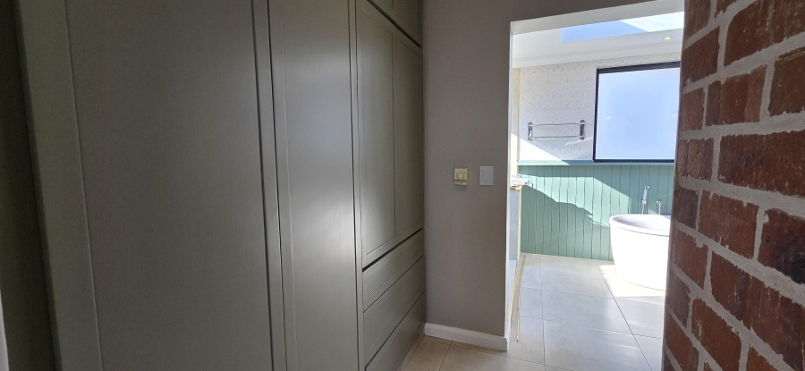 6 Bedroom Property for Sale in Midlands Estate Gauteng