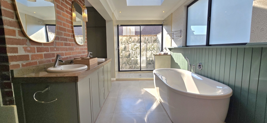 6 Bedroom Property for Sale in Midlands Estate Gauteng