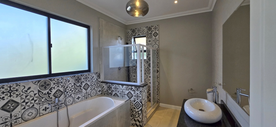 6 Bedroom Property for Sale in Midlands Estate Gauteng