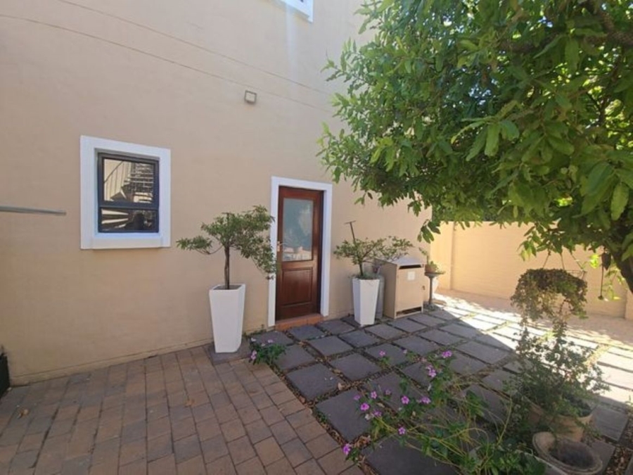 6 Bedroom Property for Sale in Midlands Estate Gauteng