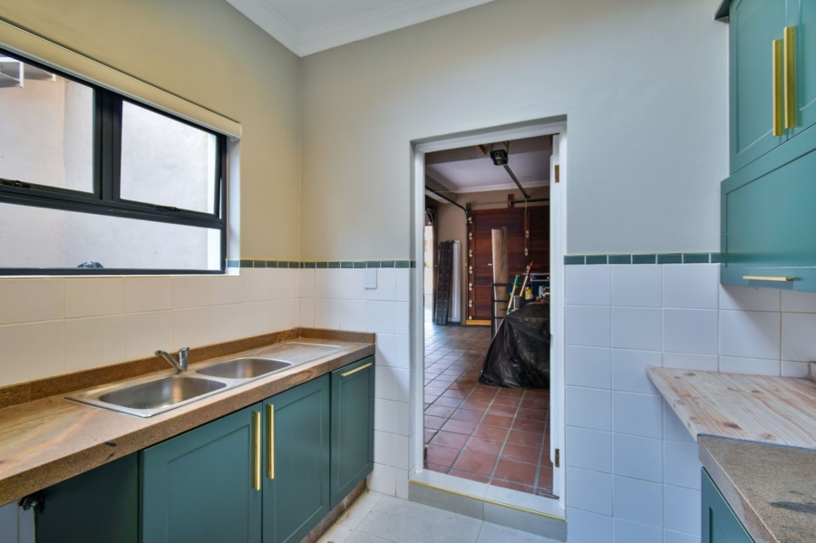 6 Bedroom Property for Sale in Midlands Estate Gauteng