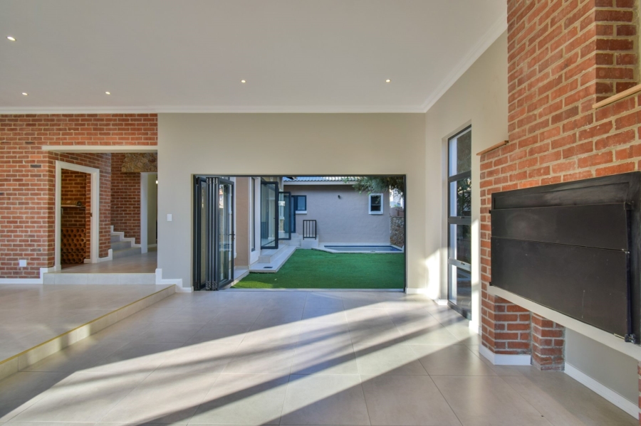 6 Bedroom Property for Sale in Midlands Estate Gauteng