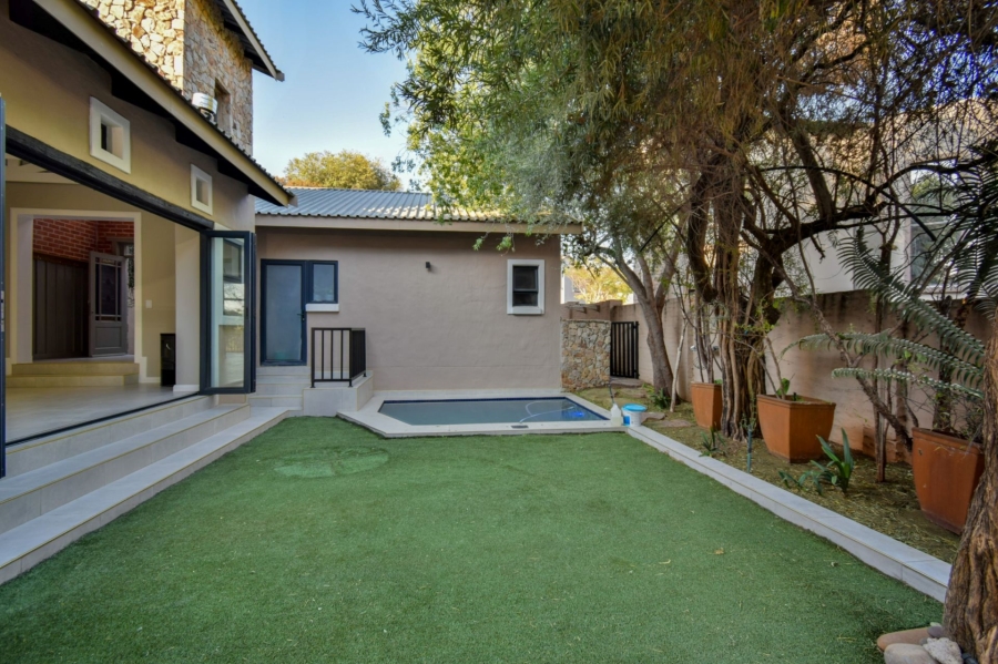 6 Bedroom Property for Sale in Midlands Estate Gauteng