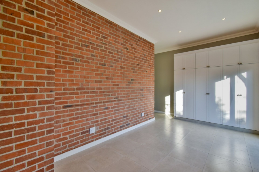 6 Bedroom Property for Sale in Midlands Estate Gauteng
