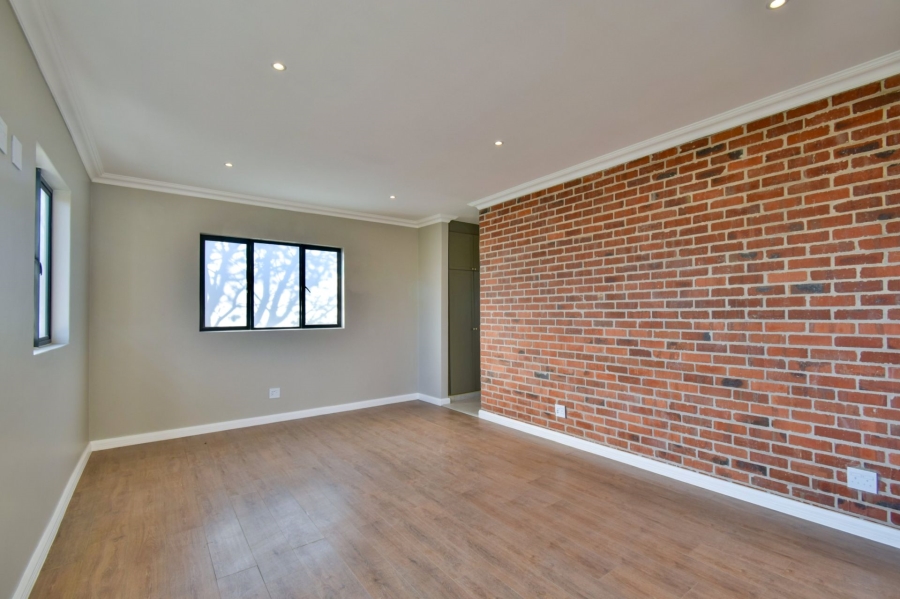 6 Bedroom Property for Sale in Midlands Estate Gauteng