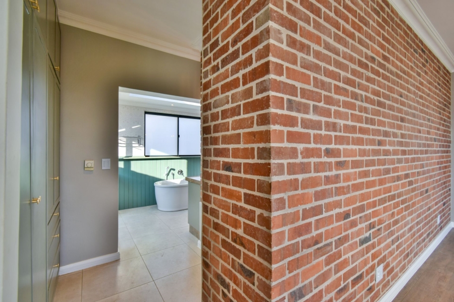 6 Bedroom Property for Sale in Midlands Estate Gauteng