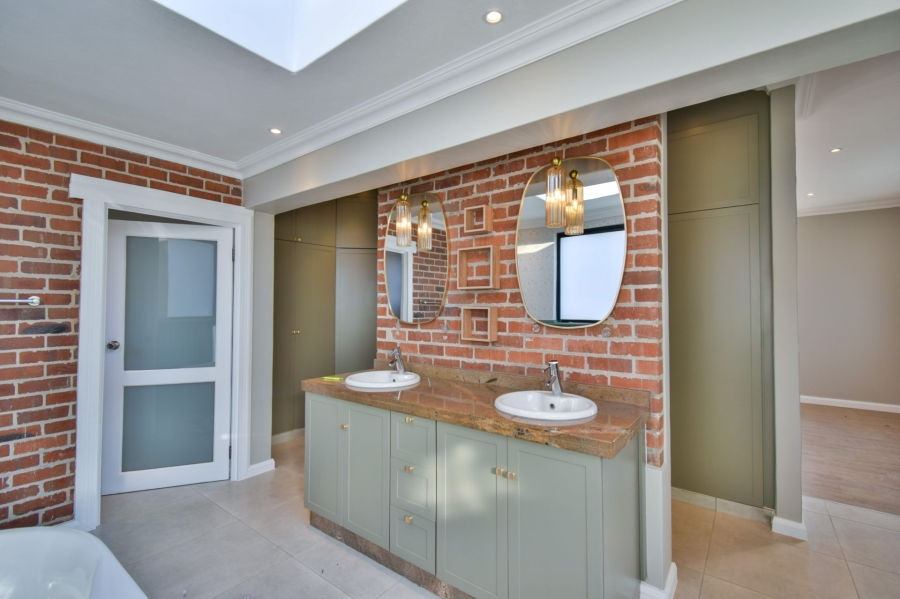6 Bedroom Property for Sale in Midlands Estate Gauteng