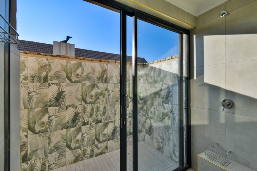 6 Bedroom Property for Sale in Midlands Estate Gauteng