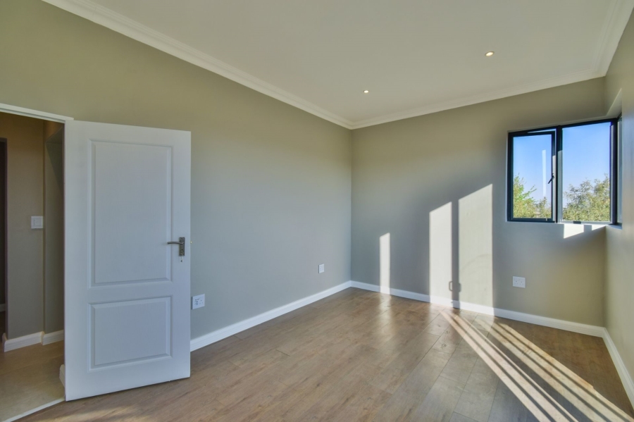 6 Bedroom Property for Sale in Midlands Estate Gauteng
