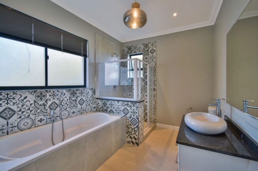 6 Bedroom Property for Sale in Midlands Estate Gauteng