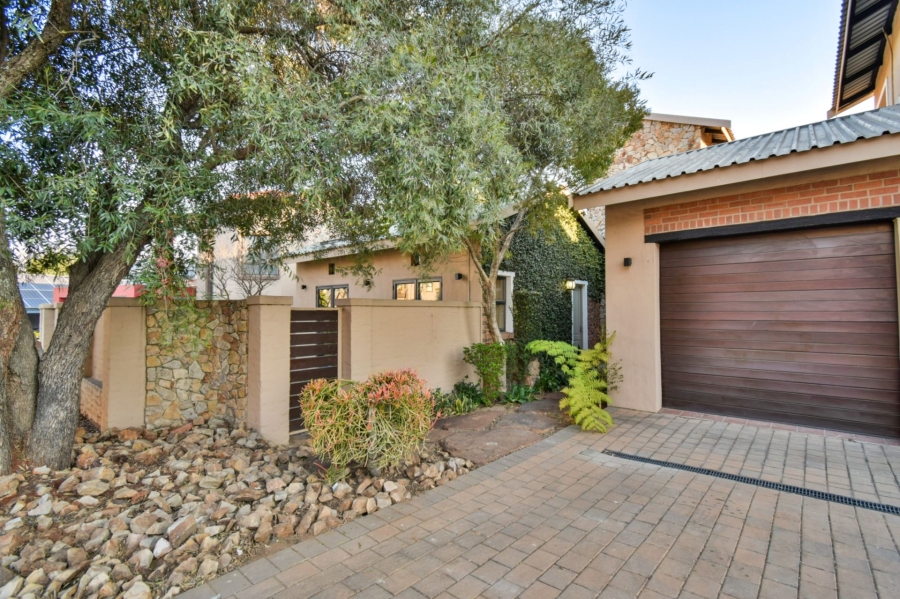 6 Bedroom Property for Sale in Midlands Estate Gauteng
