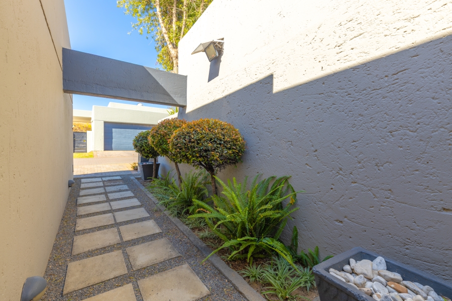 To Let 3 Bedroom Property for Rent in Cedar Lakes Gauteng