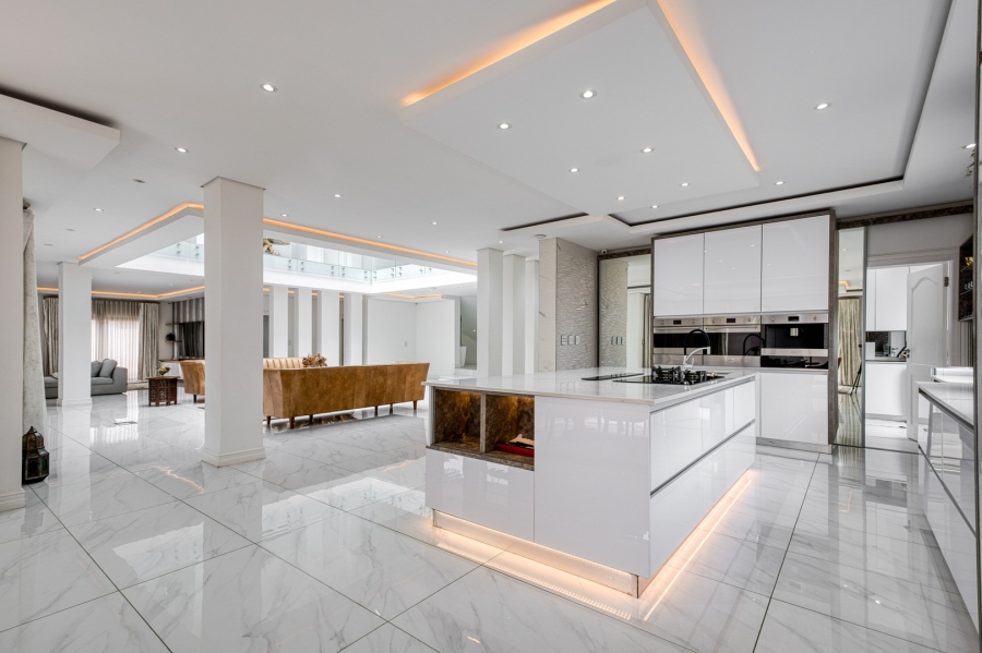 5 Bedroom Property for Sale in Cedar Creek Gauteng