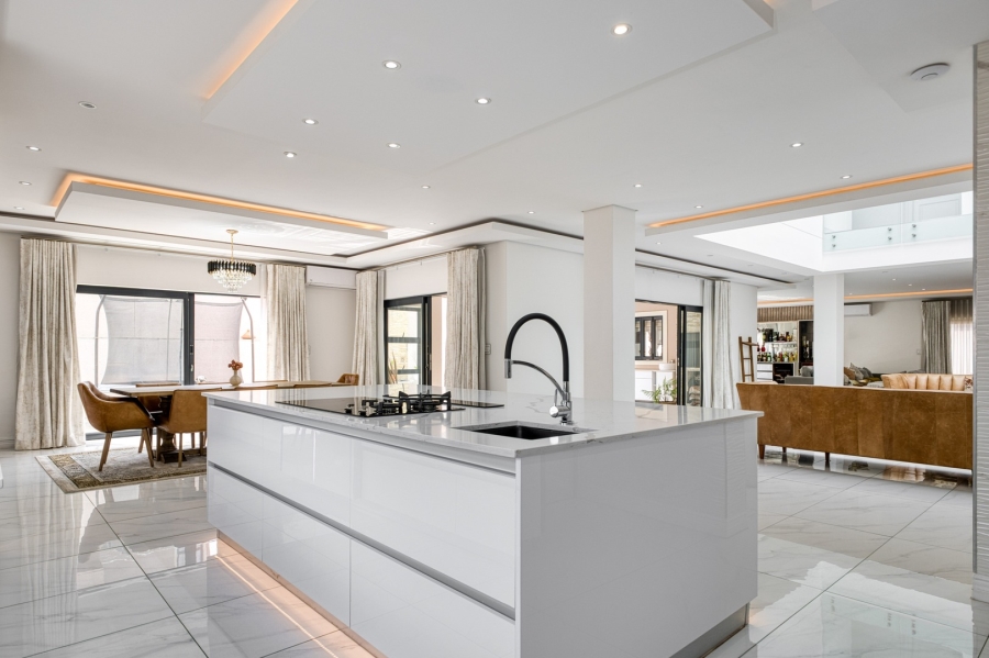 5 Bedroom Property for Sale in Cedar Creek Gauteng