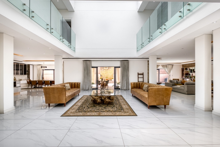 5 Bedroom Property for Sale in Cedar Creek Gauteng