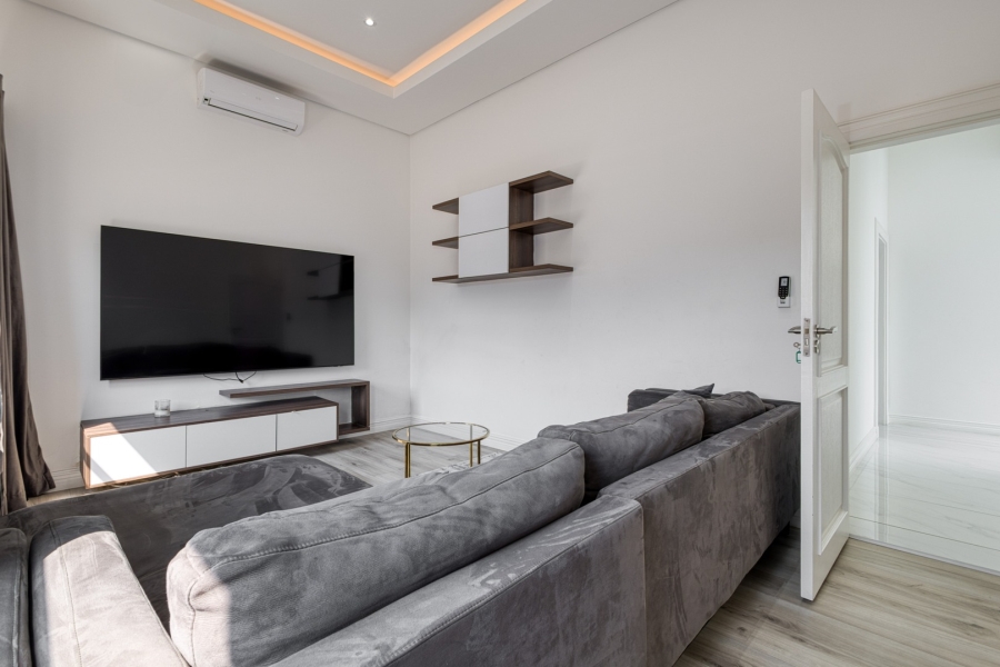 5 Bedroom Property for Sale in Cedar Creek Gauteng