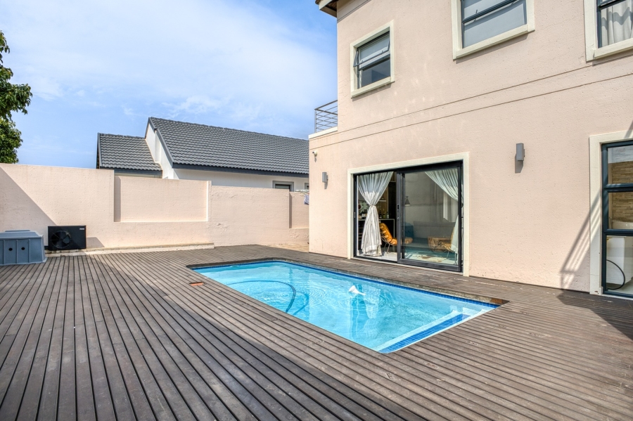 5 Bedroom Property for Sale in Cedar Creek Gauteng