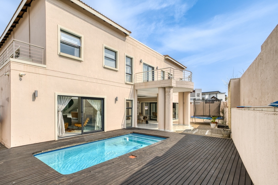 5 Bedroom Property for Sale in Cedar Creek Gauteng