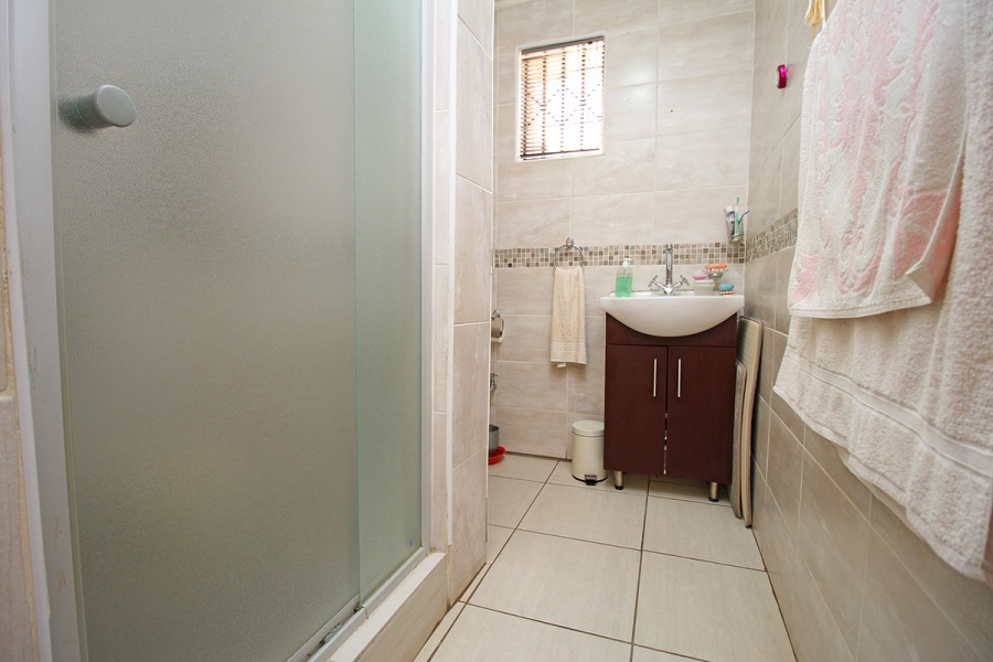 4 Bedroom Property for Sale in Cyrildene Gauteng
