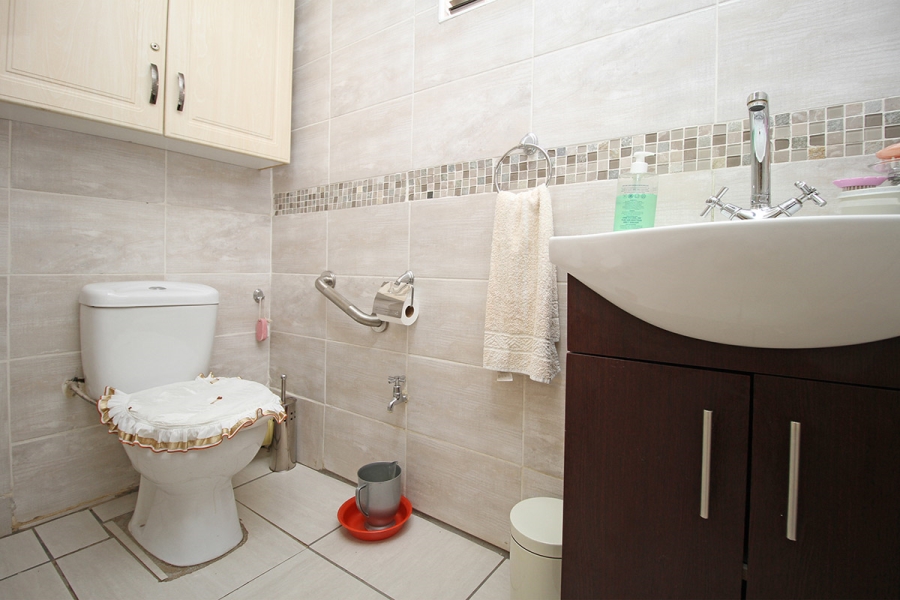 4 Bedroom Property for Sale in Cyrildene Gauteng