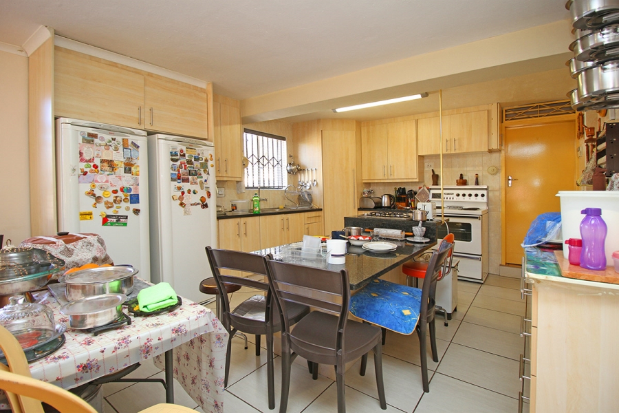 4 Bedroom Property for Sale in Cyrildene Gauteng