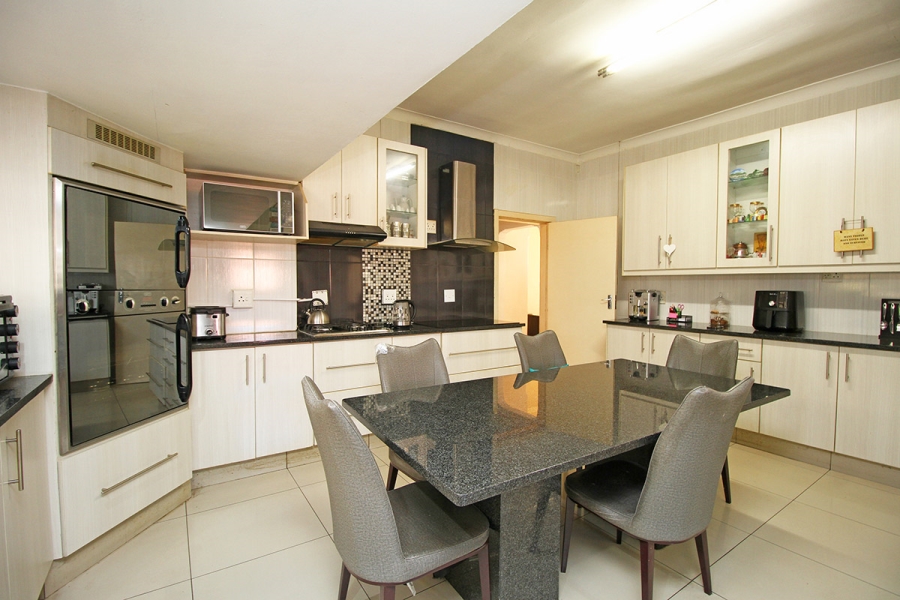 4 Bedroom Property for Sale in Cyrildene Gauteng