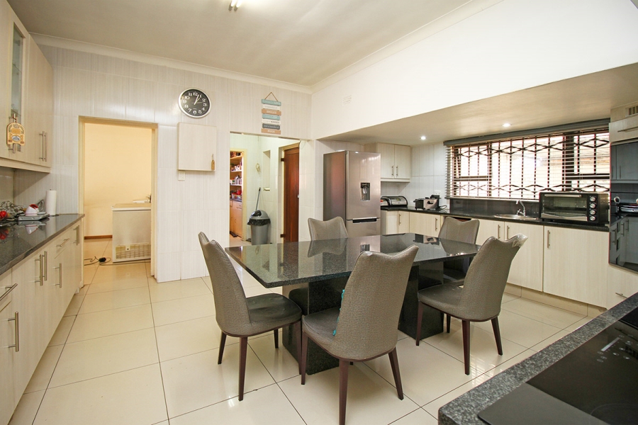 4 Bedroom Property for Sale in Cyrildene Gauteng