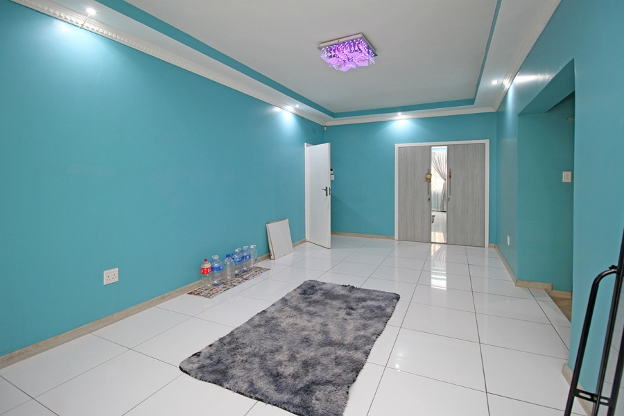 4 Bedroom Property for Sale in Cyrildene Gauteng