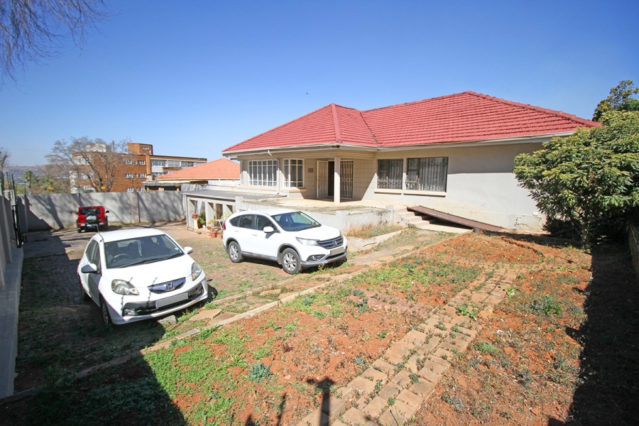 4 Bedroom Property for Sale in Cyrildene Gauteng