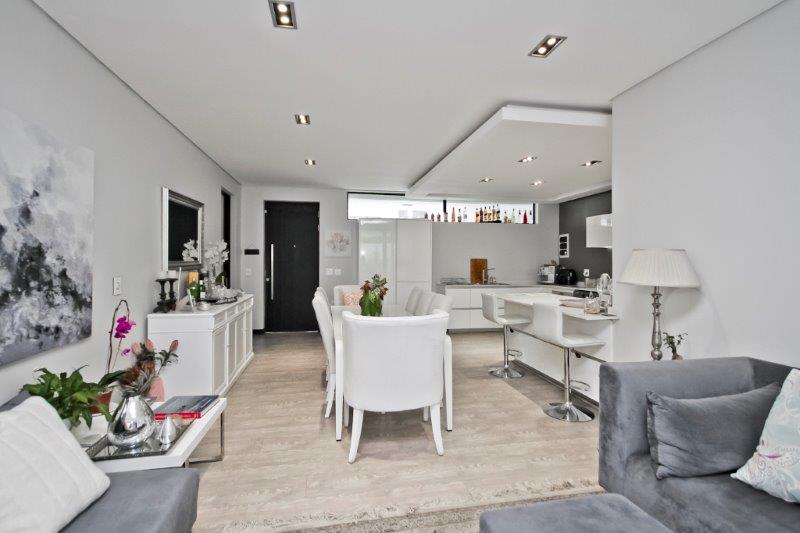 2 Bedroom Property for Sale in Dunkeld Gauteng