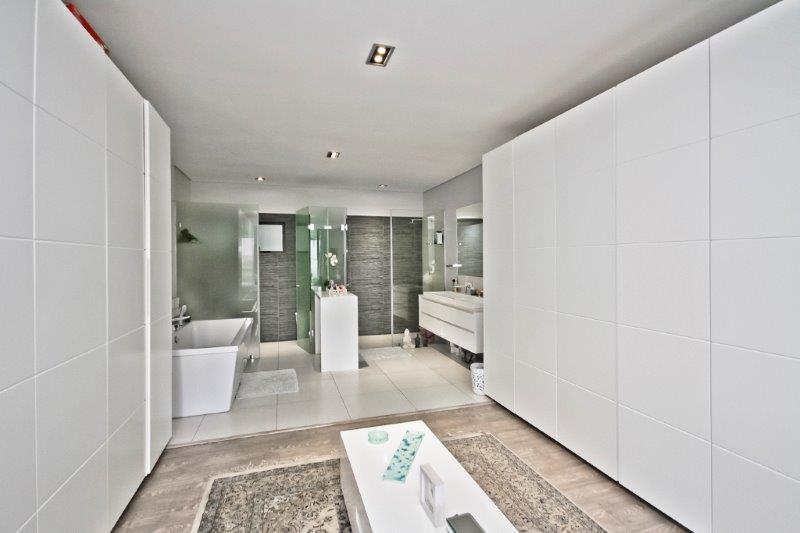 2 Bedroom Property for Sale in Dunkeld Gauteng