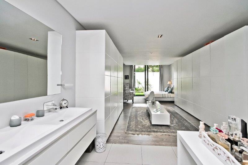 2 Bedroom Property for Sale in Dunkeld Gauteng