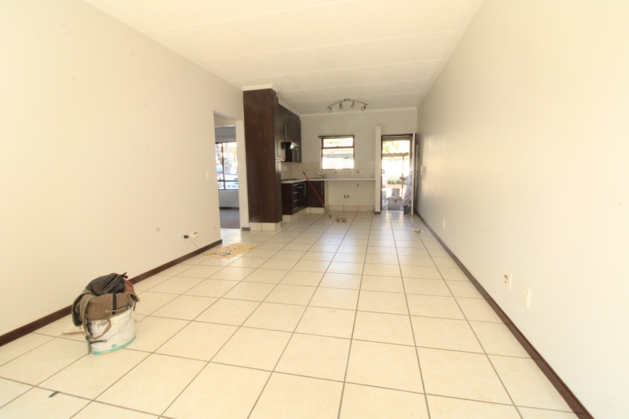 To Let 2 Bedroom Property for Rent in Lonehill Gauteng