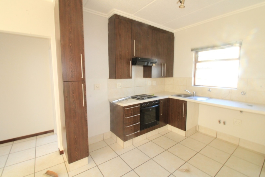 To Let 2 Bedroom Property for Rent in Lonehill Gauteng