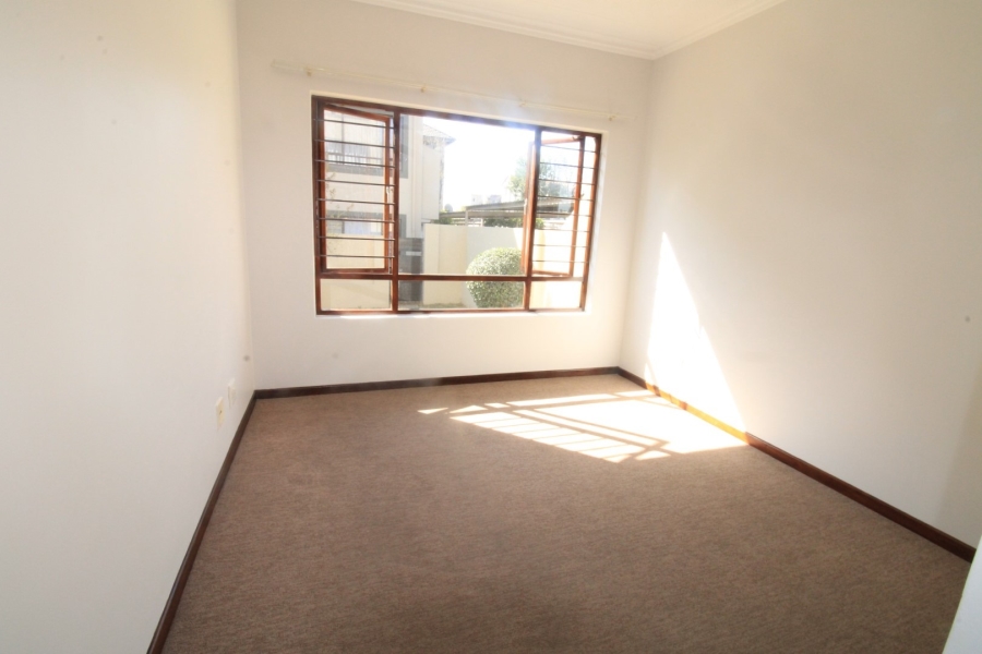 To Let 2 Bedroom Property for Rent in Lonehill Gauteng