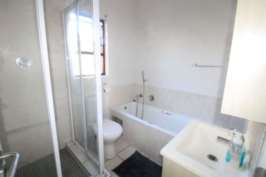 To Let 2 Bedroom Property for Rent in Lonehill Gauteng