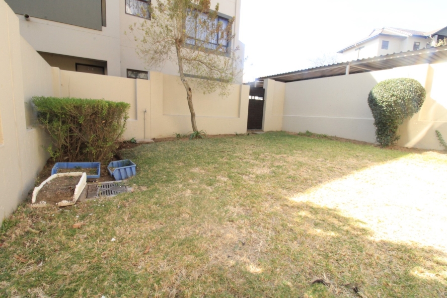 To Let 2 Bedroom Property for Rent in Lonehill Gauteng