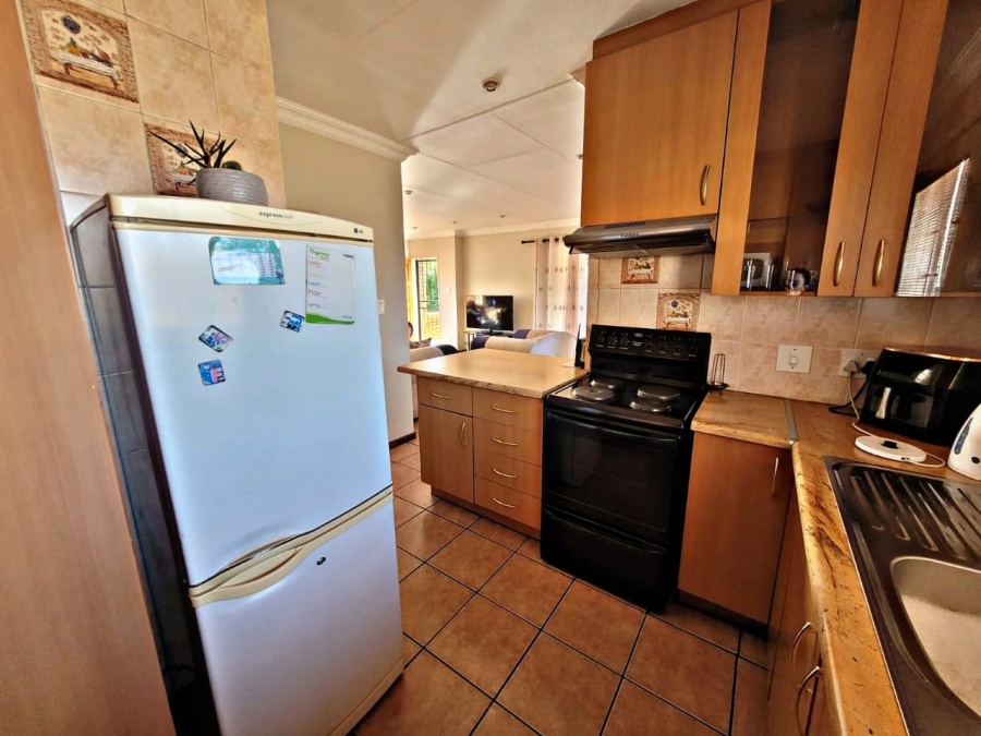 3 Bedroom Property for Sale in Die Hoewes Gauteng