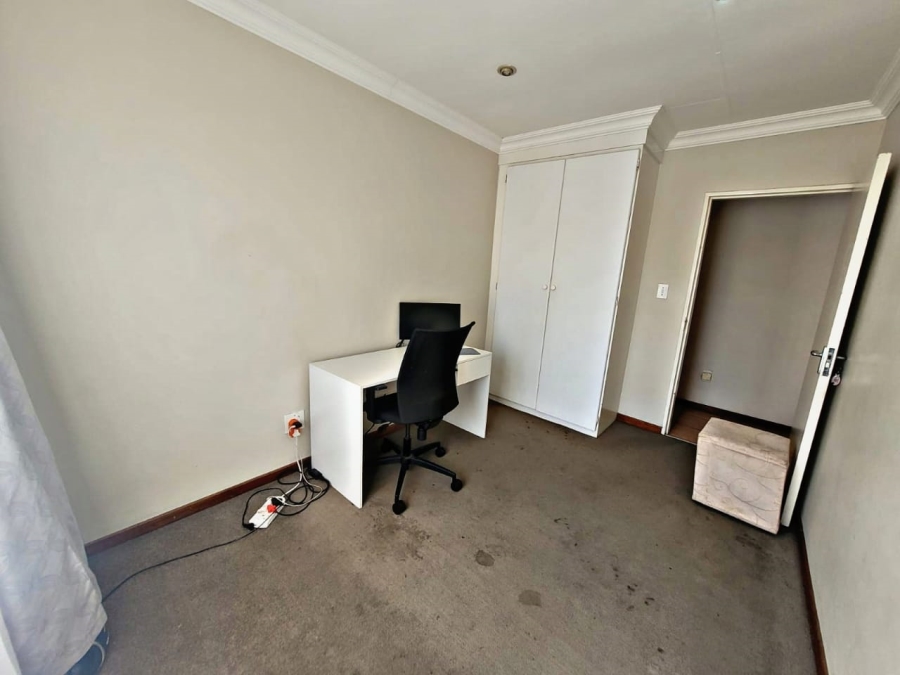3 Bedroom Property for Sale in Die Hoewes Gauteng