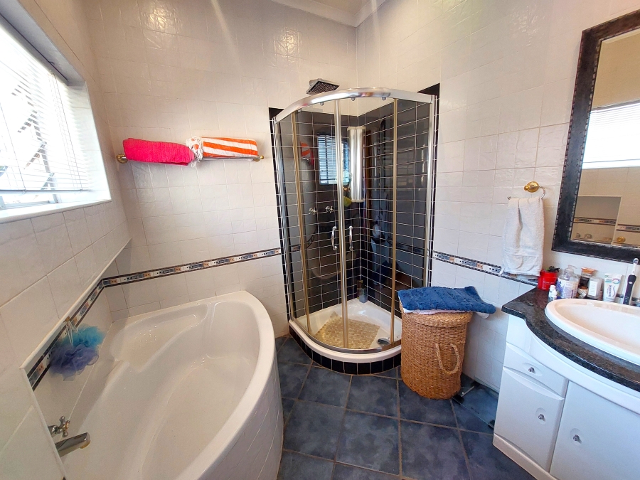 4 Bedroom Property for Sale in Hazelwood Gauteng
