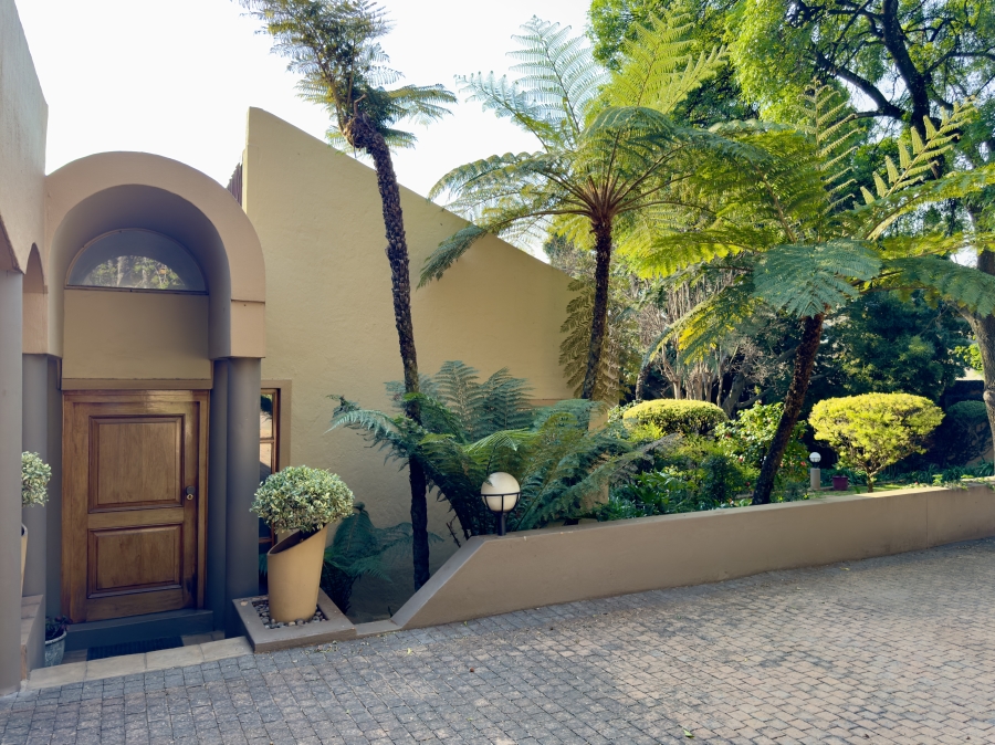 4 Bedroom Property for Sale in Waterkloof Ridge Gauteng