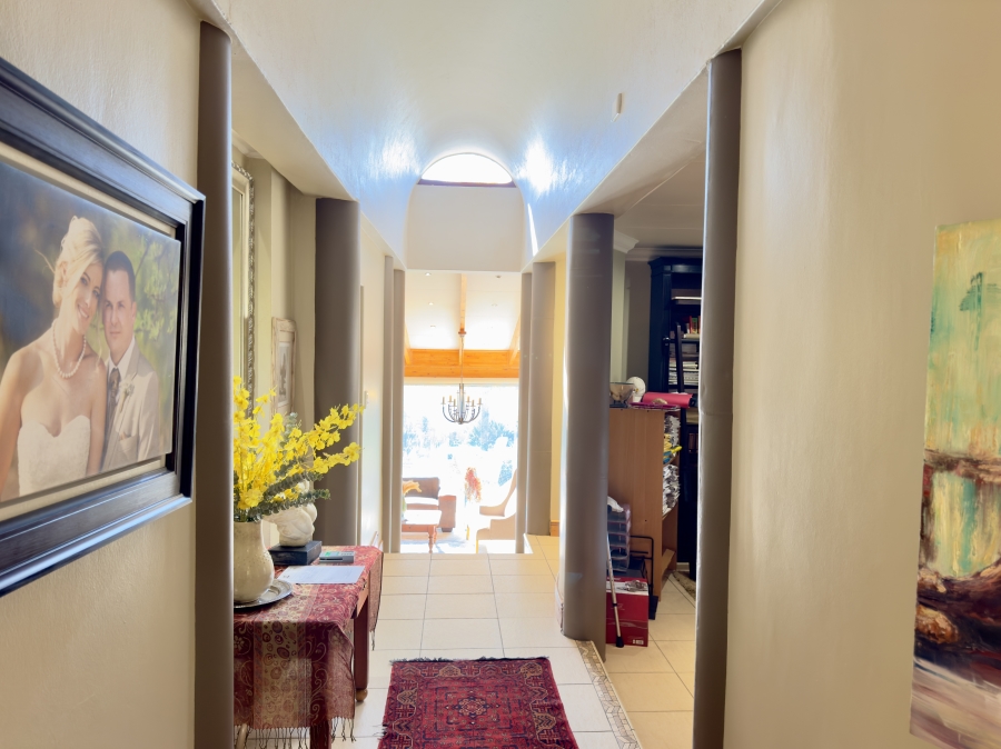 4 Bedroom Property for Sale in Waterkloof Ridge Gauteng