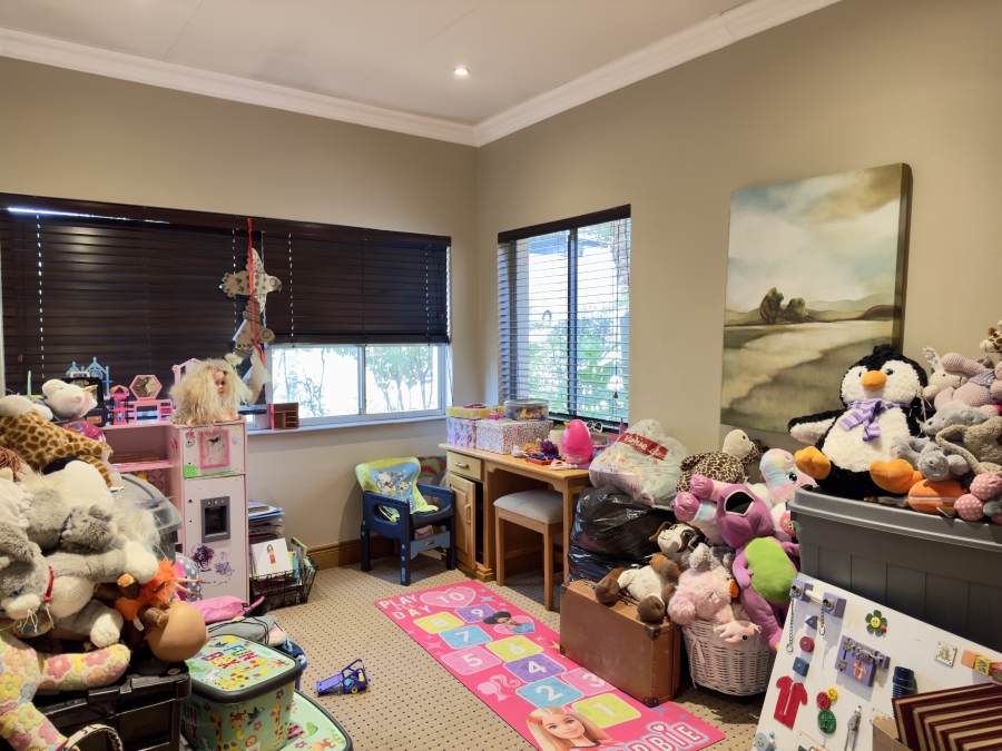 4 Bedroom Property for Sale in Waterkloof Ridge Gauteng