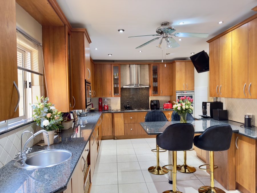 4 Bedroom Property for Sale in Waterkloof Ridge Gauteng