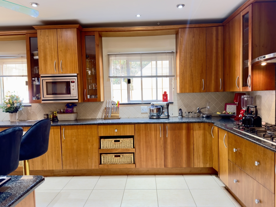 4 Bedroom Property for Sale in Waterkloof Ridge Gauteng